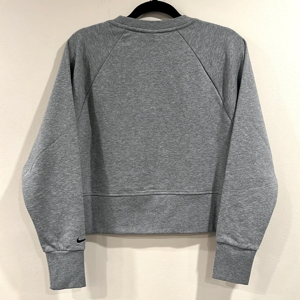 🔥NWOT Nike Gray Crewneck Sweatshirt🔥